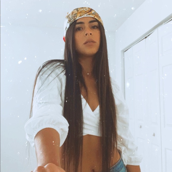 Red chain top - Picture 5 of 10